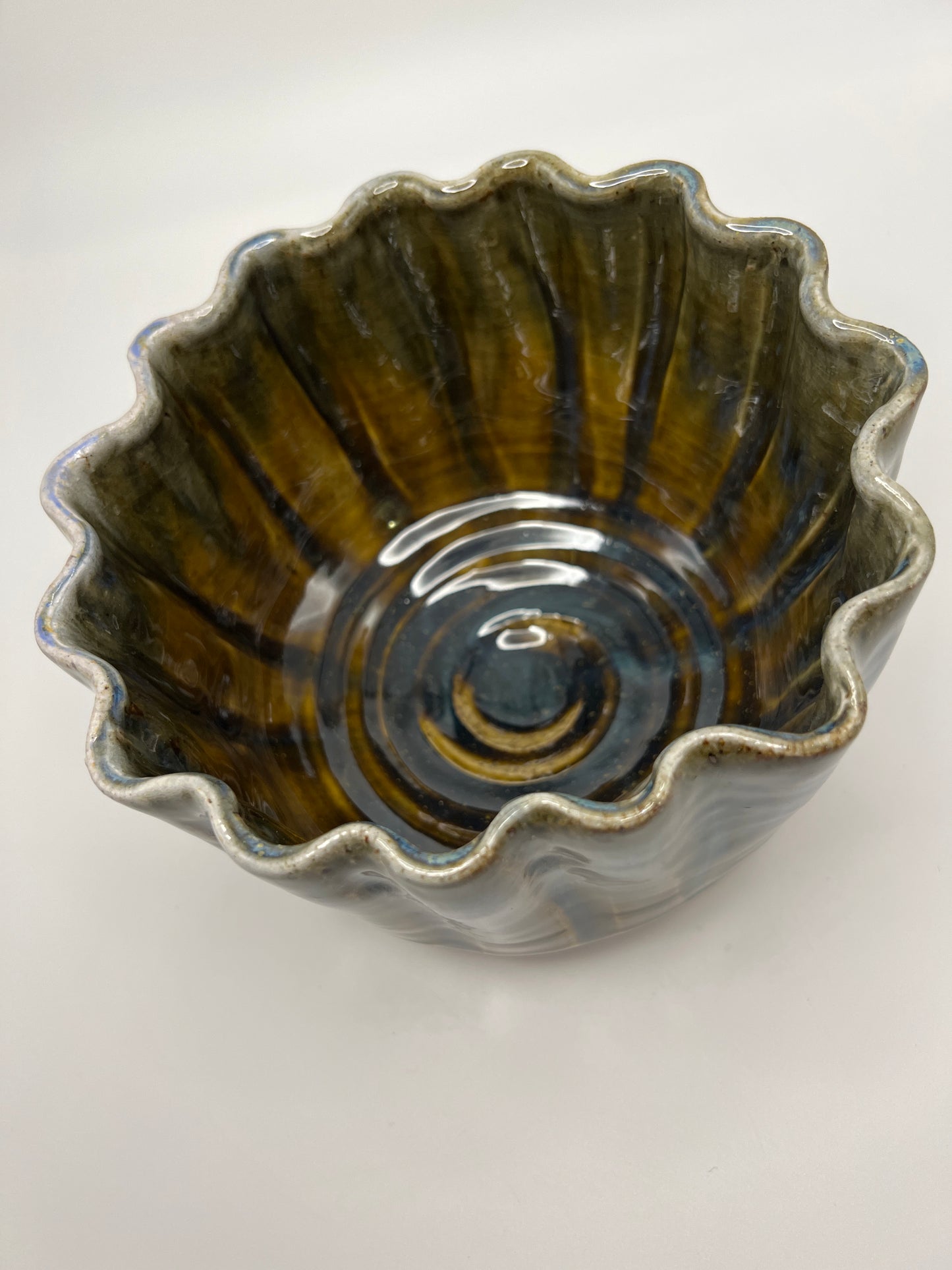 Fluted Drippy Bowl